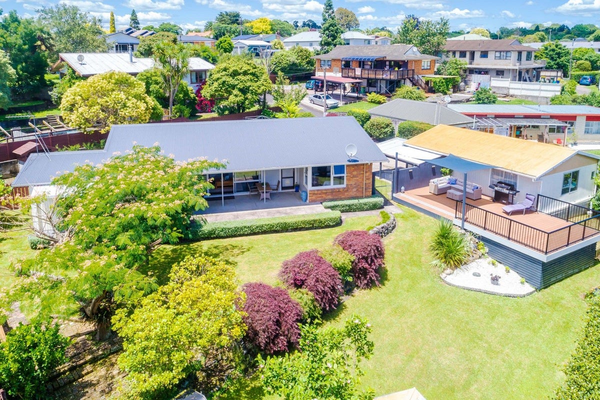 28A Houchens Road, Glenview, Hamilton - Carousel 1