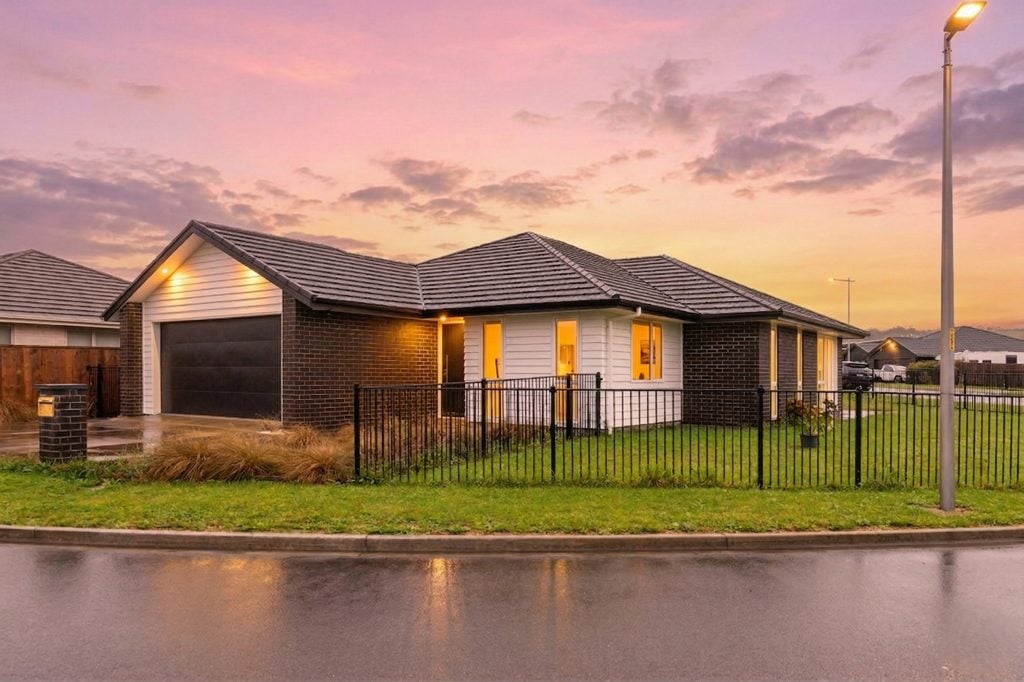 2 Cascade Crescent, Tikipunga, Whangarei - Carousel 1