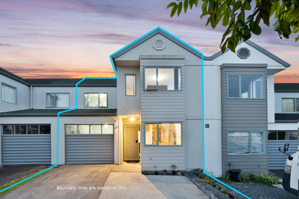 21 Stephen Avenue, Henderson, Auckland - Carousel 2