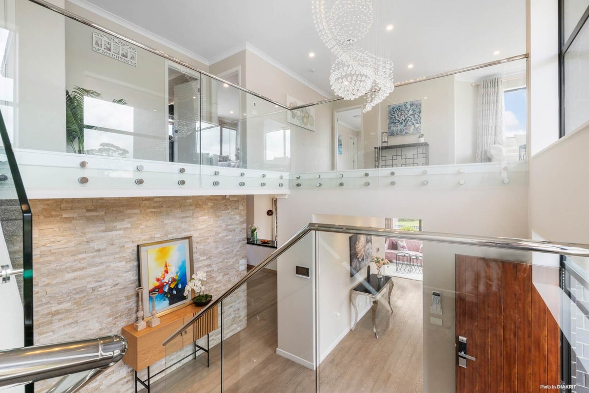 2 Kilcadden Drive, Flat Bush, Auckland - Carousel 2