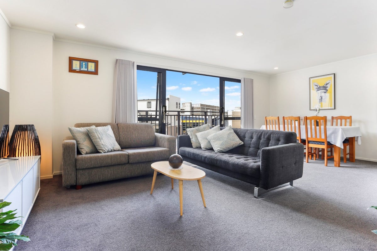 32/22 Normanby Road, Mount Eden, Auckland - Carousel 1