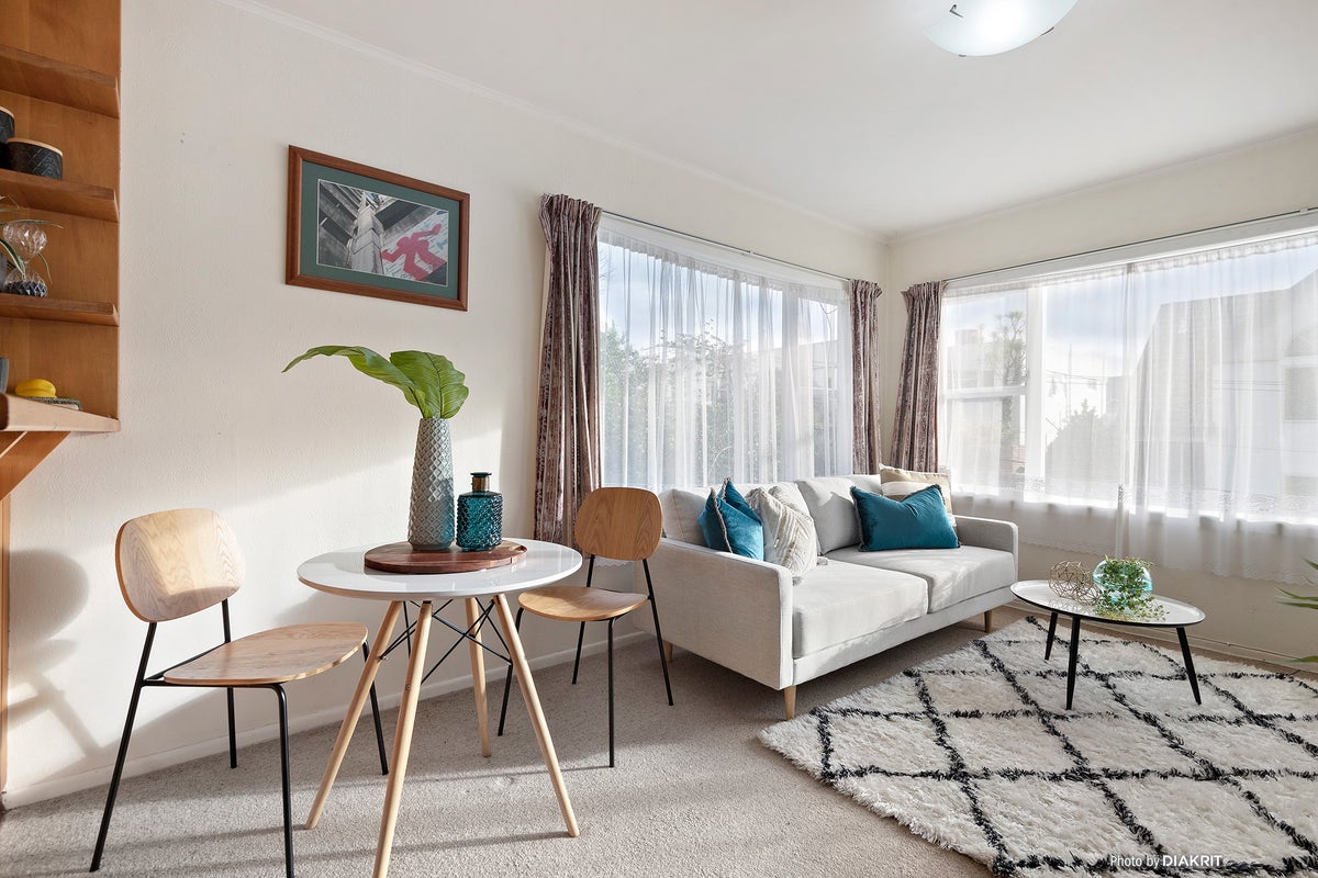 8/117 Austin Street, Mount Victoria, Wellington - Carousel 2
