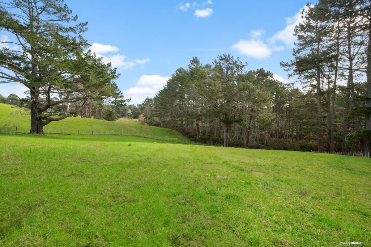 27 Crows Road, Swanson, Auckland - Carousel 2
