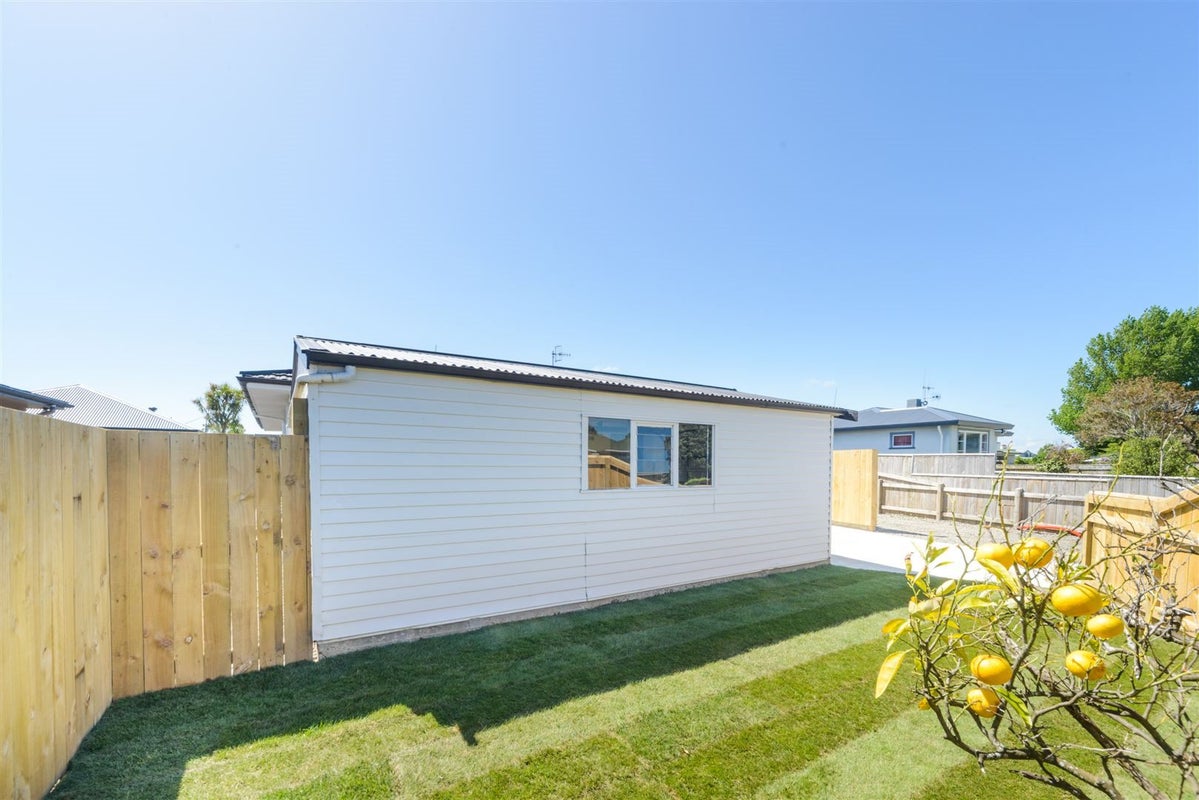 15 Belvedere Crescent, Takaro, Palmerston North - Carousel 25