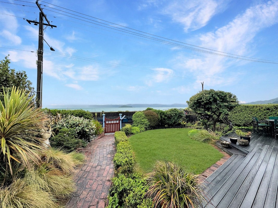 123 Marine Parade, Eastbourne, Lower Hutt - Carousel 2