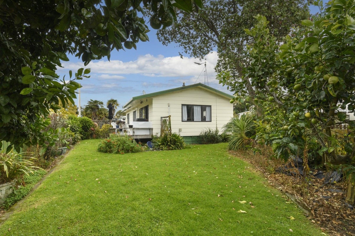 15B Robins Road, Judea, Tauranga - Carousel 2