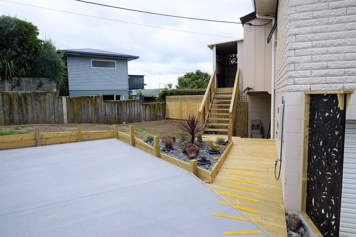 1/79 Knights Road, Rothesay Bay, Auckland - Carousel 1