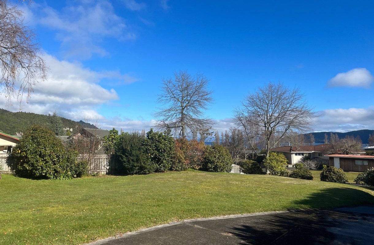 3 Angela Place, Kinloch, Taupo - Carousel 2