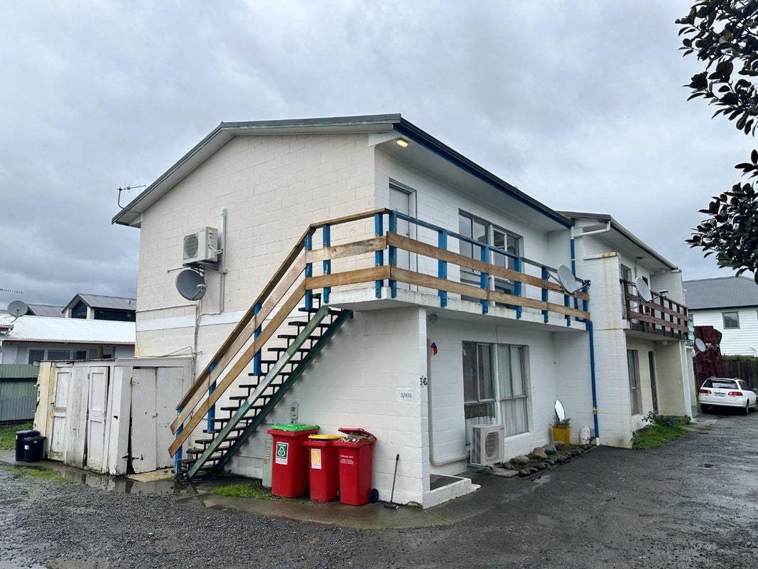 8/43A MERTON ST, TRENTHAM, UPPER HUTT - Carousel 1