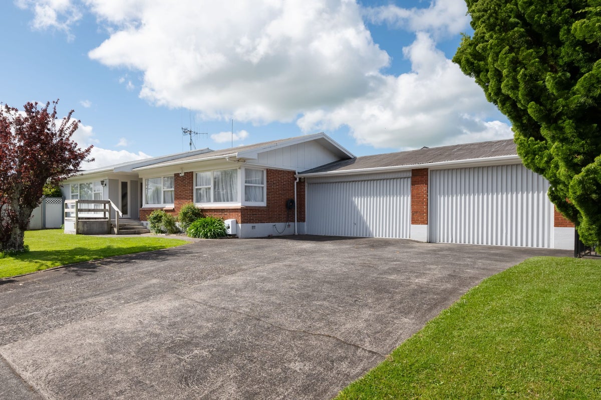 54 Bellmont Avenue, Chartwell, Hamilton - Carousel 1