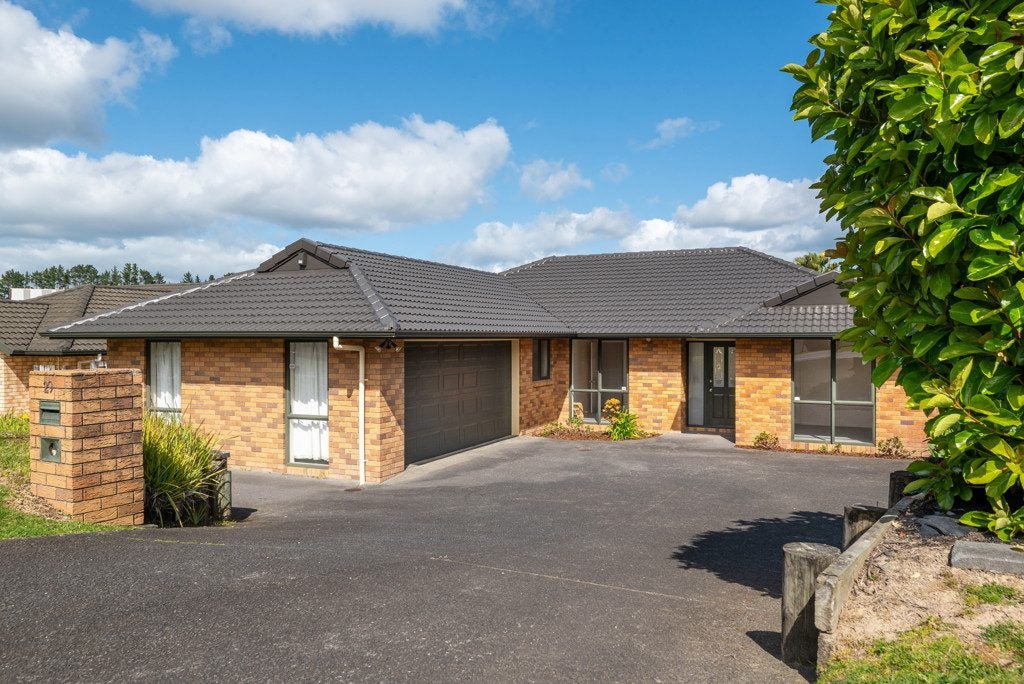 29 Hugh Green Drive, Pinehill, Auckland - Carousel 1