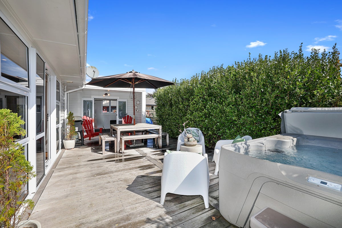 120 Carrington Street, Lower Vogeltown, New Plymouth - Carousel 2