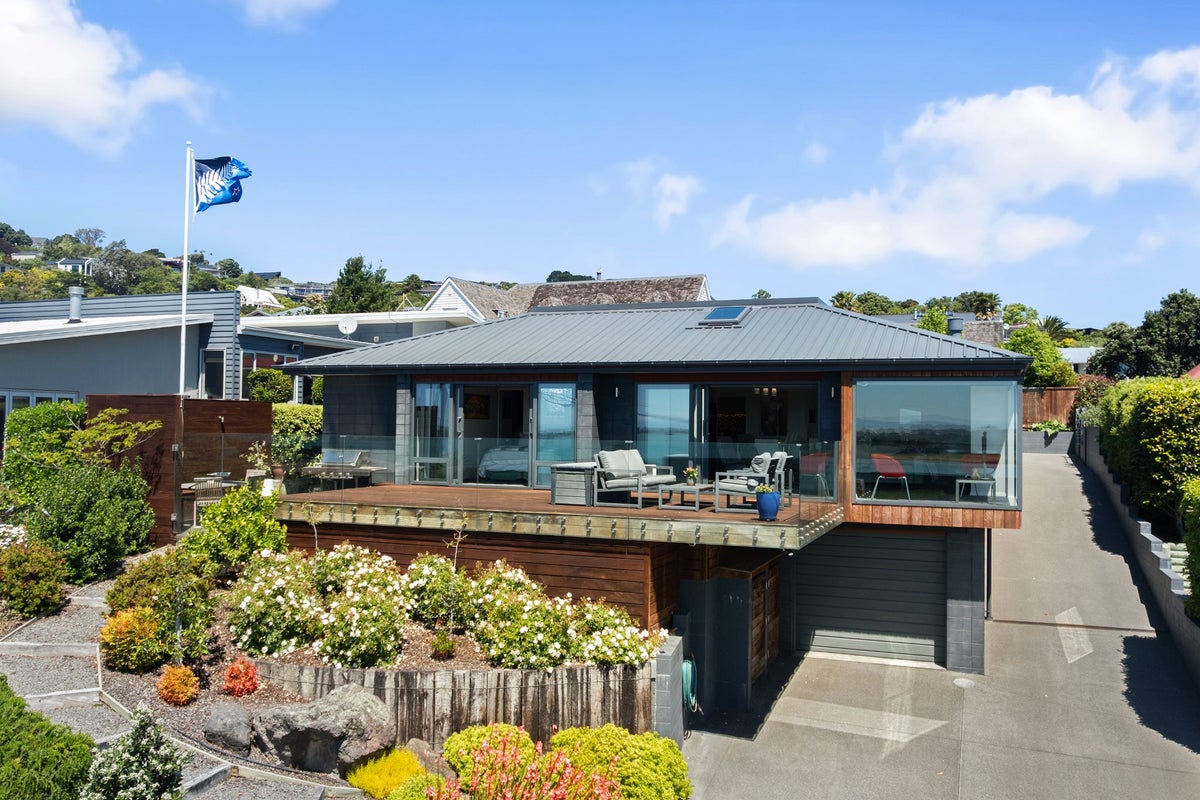 63 Te Awakura Terrace, Mount Pleasant, Christchurch - Carousel 2