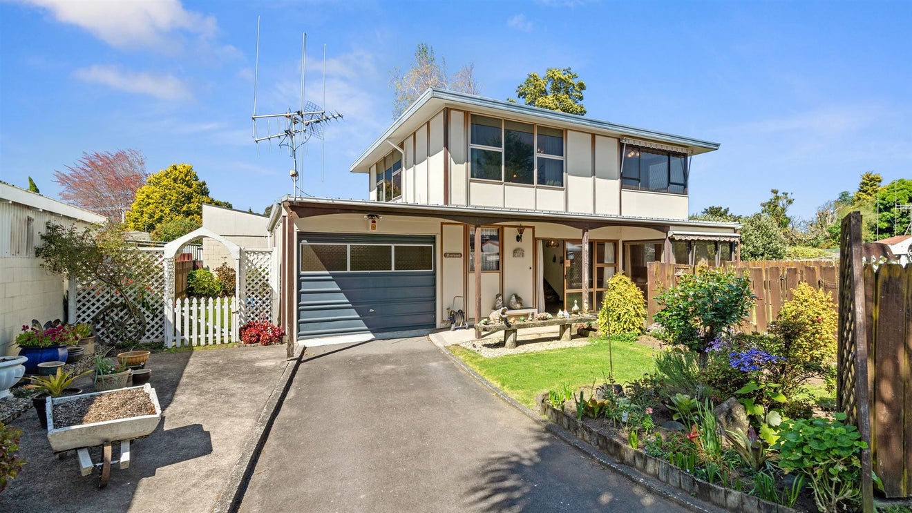 25 Parkvale Road, Otumoetai, Tauranga - Carousel 1