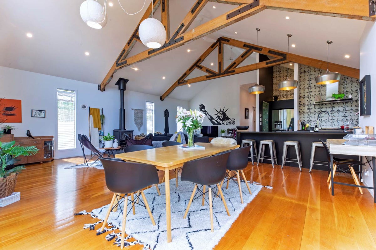 13 Roland Hill, Glen Eden, Auckland - Carousel 1