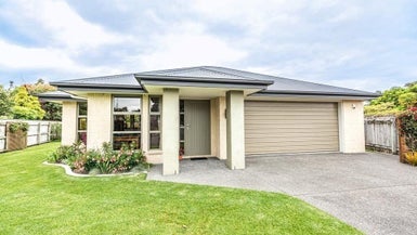15 St Johns Heights, Otamatea, Whanganui - Carousel 1