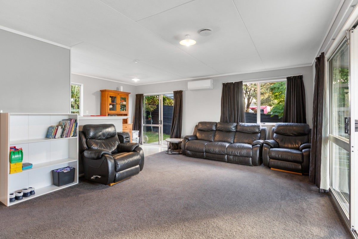 31 Silvan Place, Bell Block, New Plymouth, Taranaki - Carousel 2