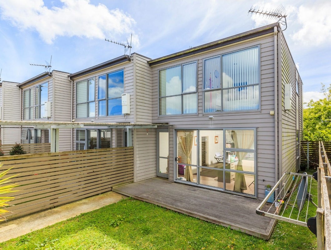 14 Kauri Drive, Takanini, Auckland - Carousel 2