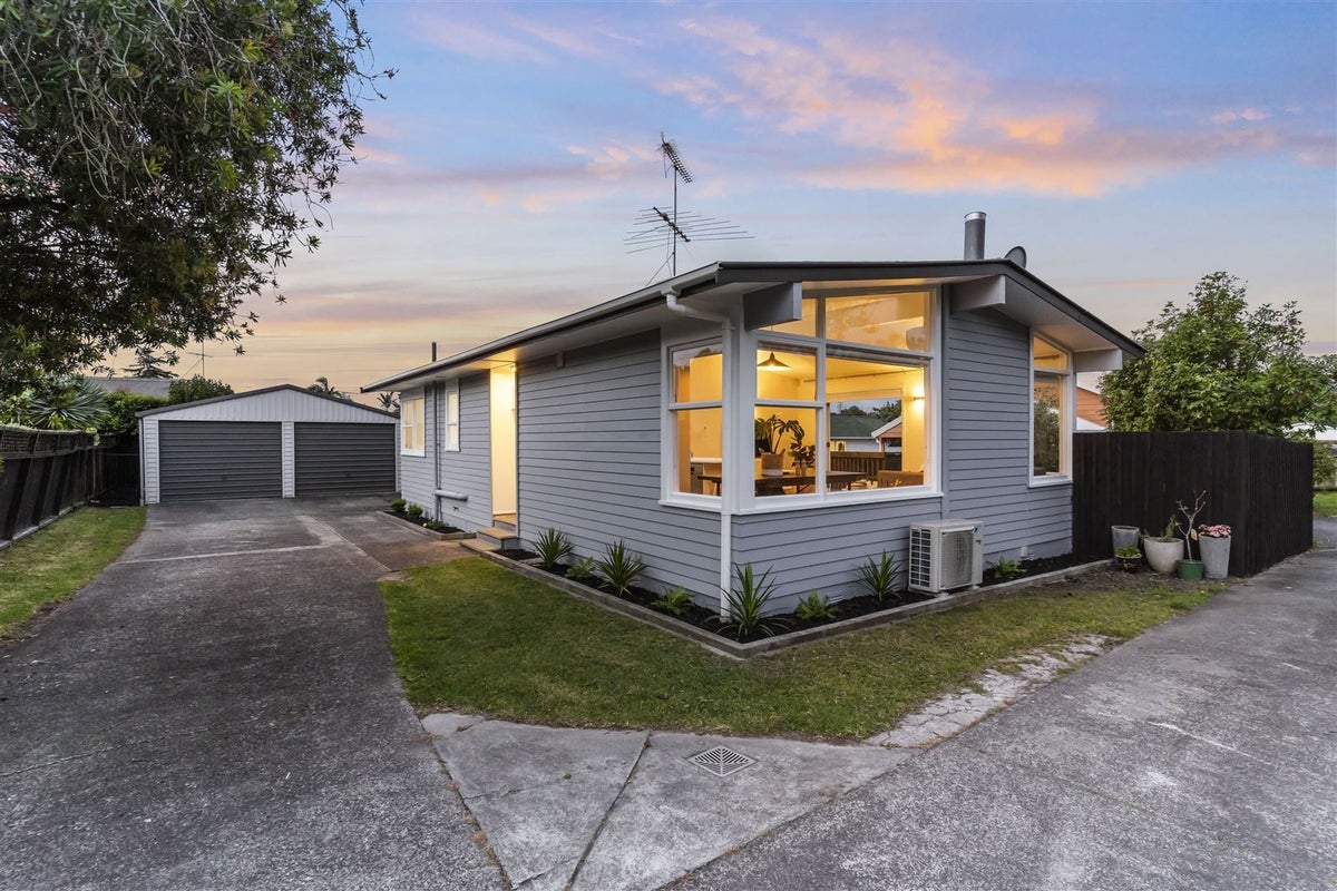 1/26 Hatherlow Street, Glenfield, Auckland - Carousel 2