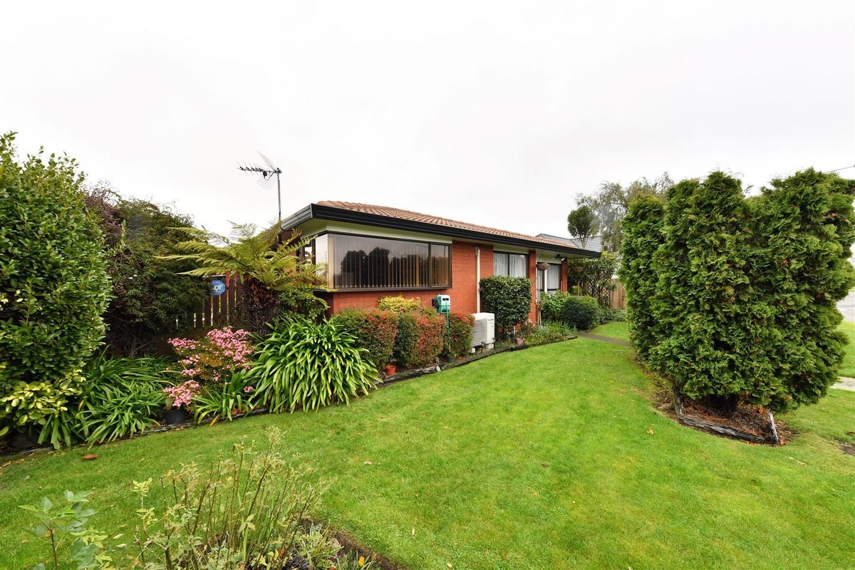 1/159 Sawyers Arms Road, Northcote, Christchurch - Carousel 1