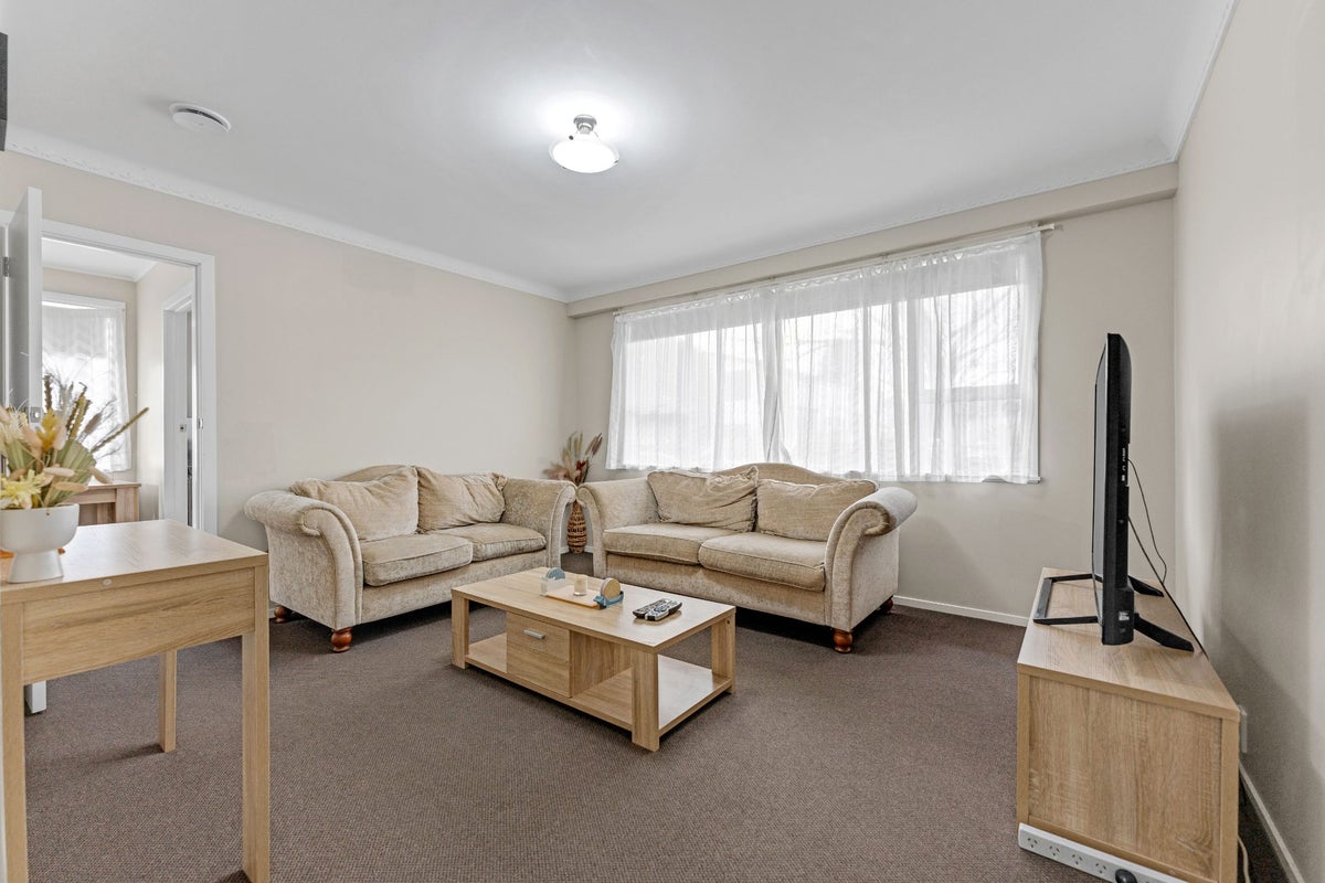 2 Ellen Street, Manurewa East, Auckland - Carousel 1