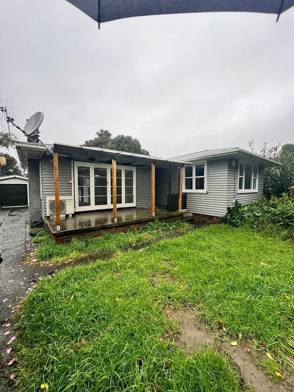 20 Evans Road, Weymouth, Auckland - Carousel 1