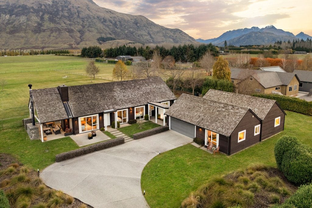 24 Marshall Avenue, Lake hayes, queenstown - Carousel 2