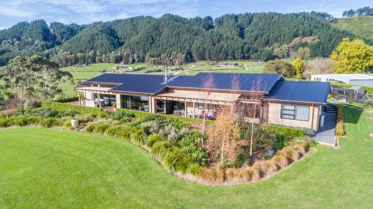 141 Manakau Heights Drive, Manakau, Levin - Carousel 2