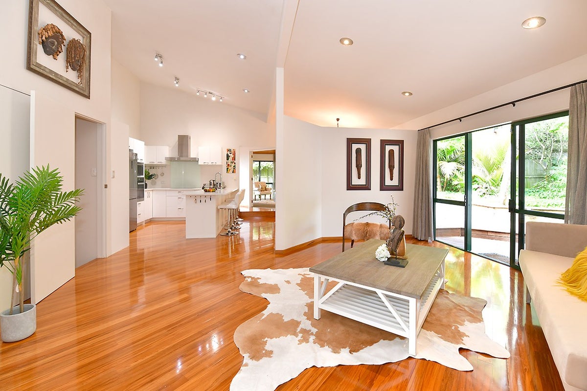 16 Dee Place, Torbay, Auckland - Carousel 2
