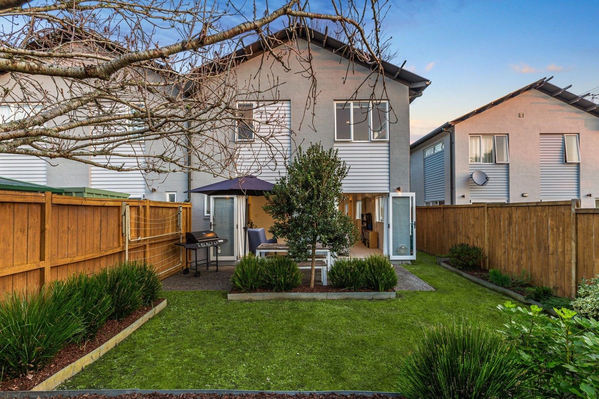 11 Pecan Place, Avondale, Auckland - Carousel 1