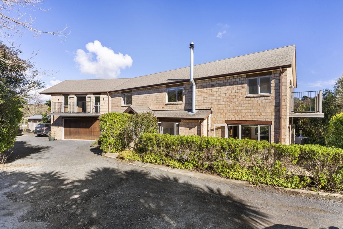 371 Whitford Road, Howick - Carousel 1