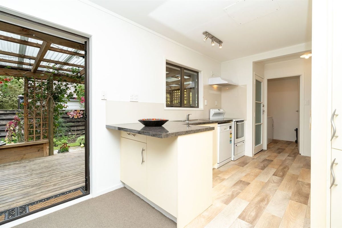 13 Sandford Place, Chartwell, Hamilton - Carousel 2
