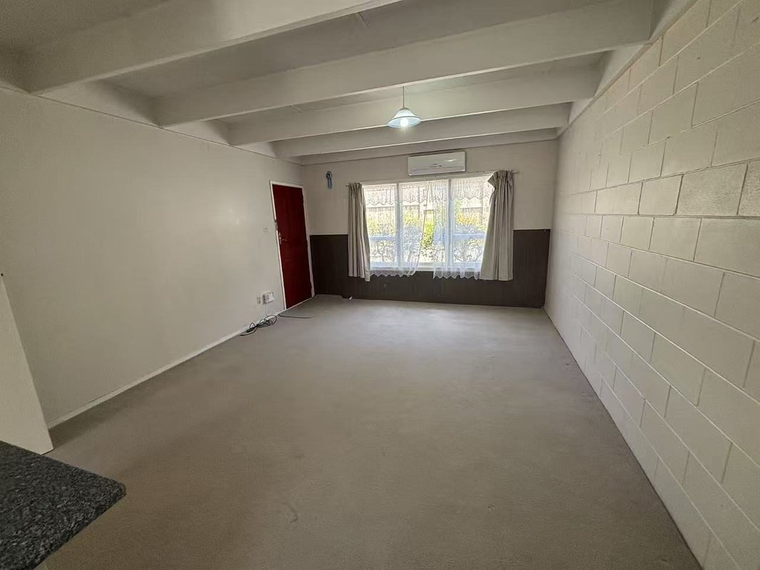 2/66 Flanshaw Road, Te Atatu South, Auckland - Carousel 2