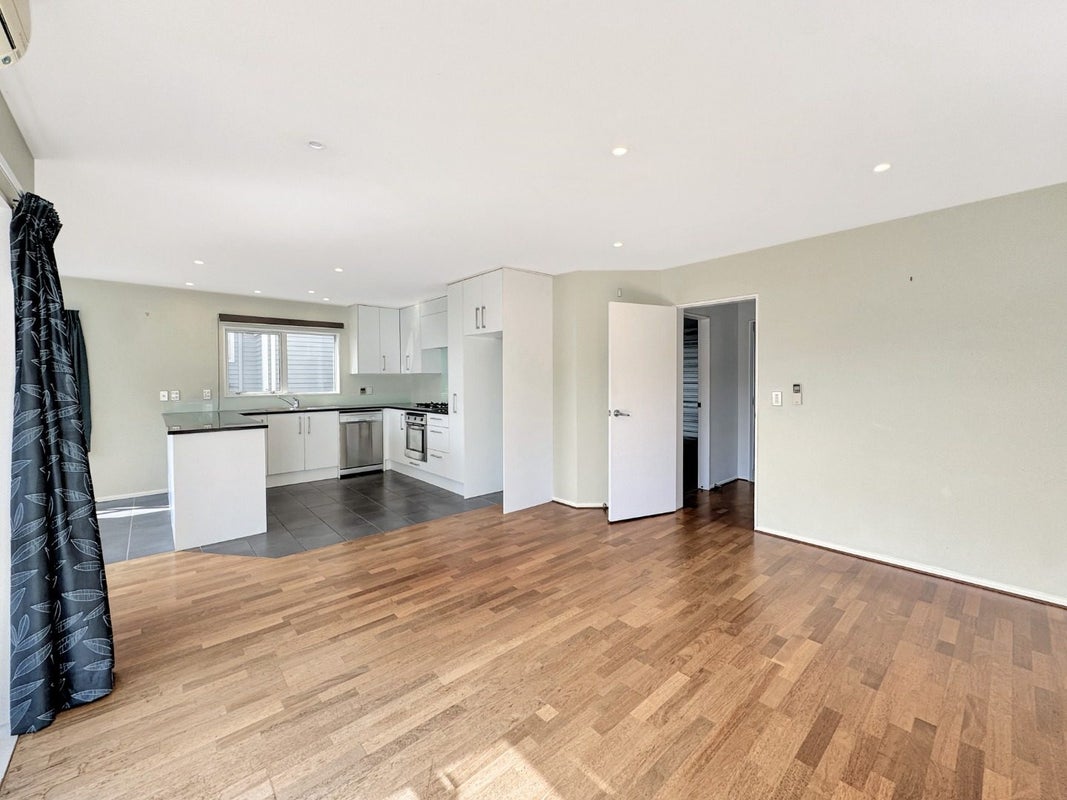70 Waverton Terrace, Churton Park, Wellington - Carousel 2