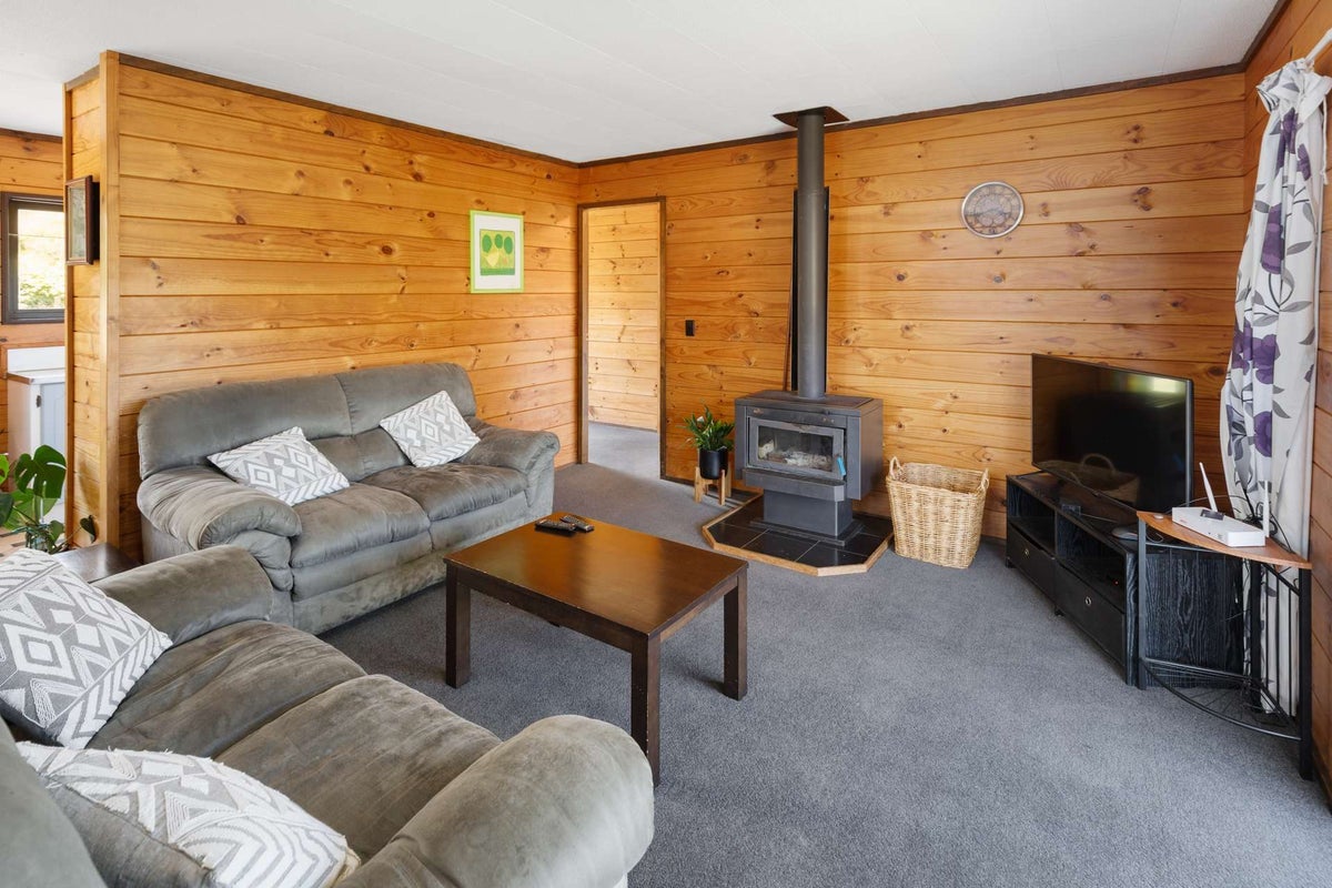 9 Wilson Road, Hunterville - Carousel 2