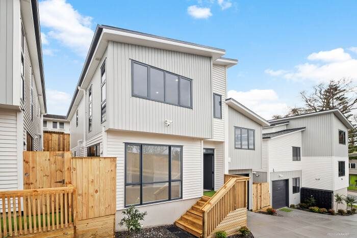66B Chartwell Avenue, Glenfield, Auckland - Carousel 1