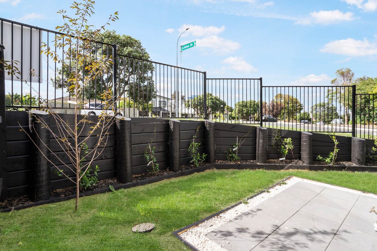 1A Loloma Drive, Half Moon Bay, Auckland - Carousel 2