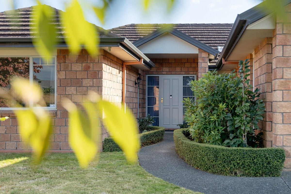 28 Kinloch Drive, Bethlehem, Tauranga - Carousel 1