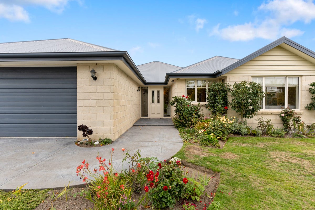 76 Rothesay Road, Parklands, Christchurch - Carousel 2