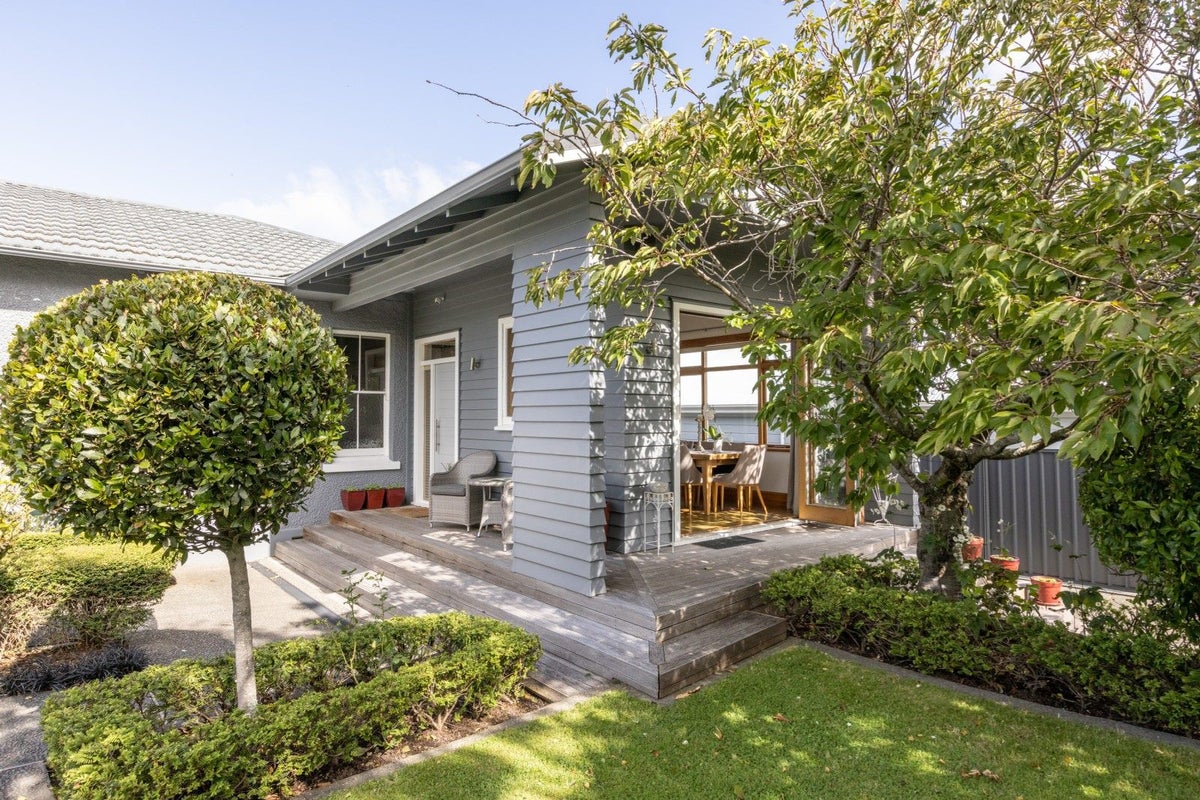 12 Havelock Road, Hospital Hill, Napier - Carousel 1