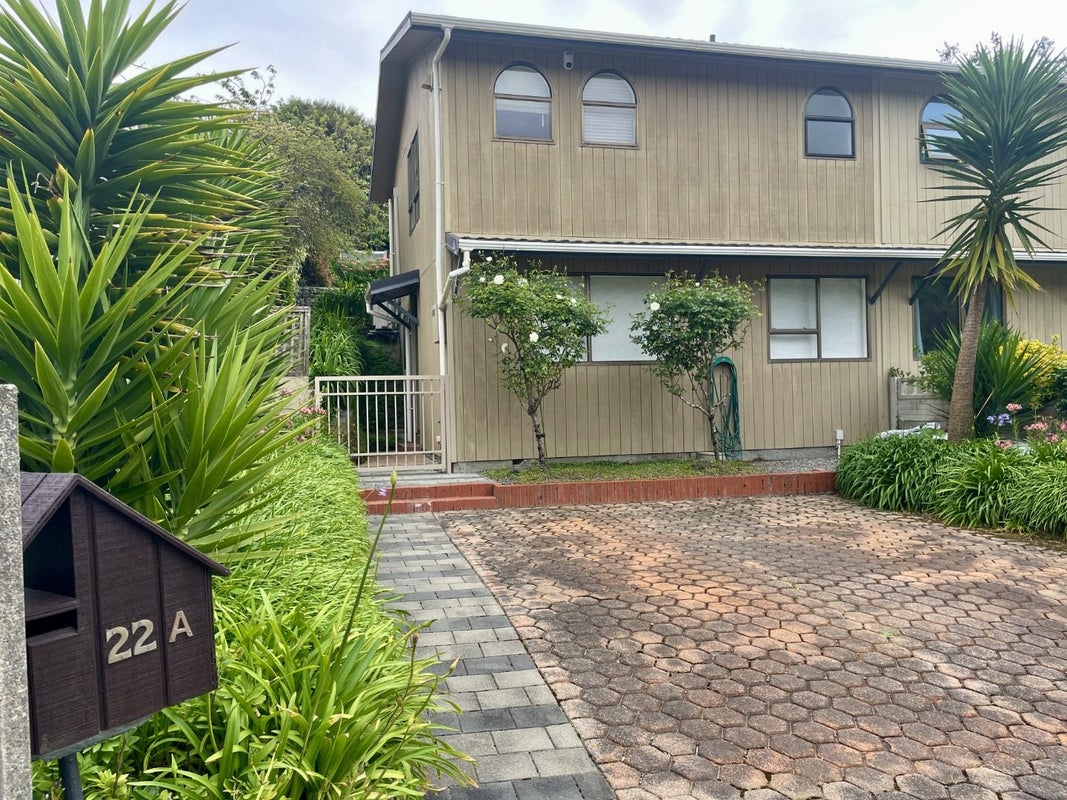 22A YARROW PL, papakowhai, Porirua - Carousel 1