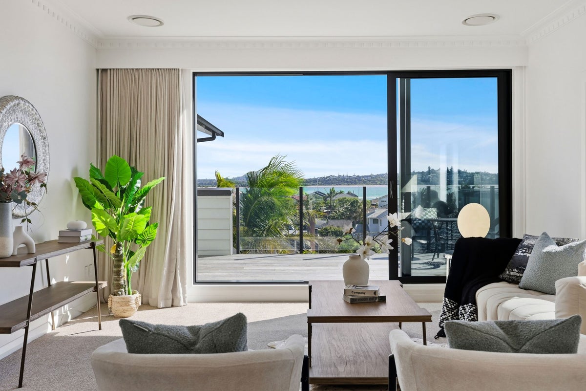 22 Morrow Avenue, Bucklands Beach, Auckland - Carousel 2