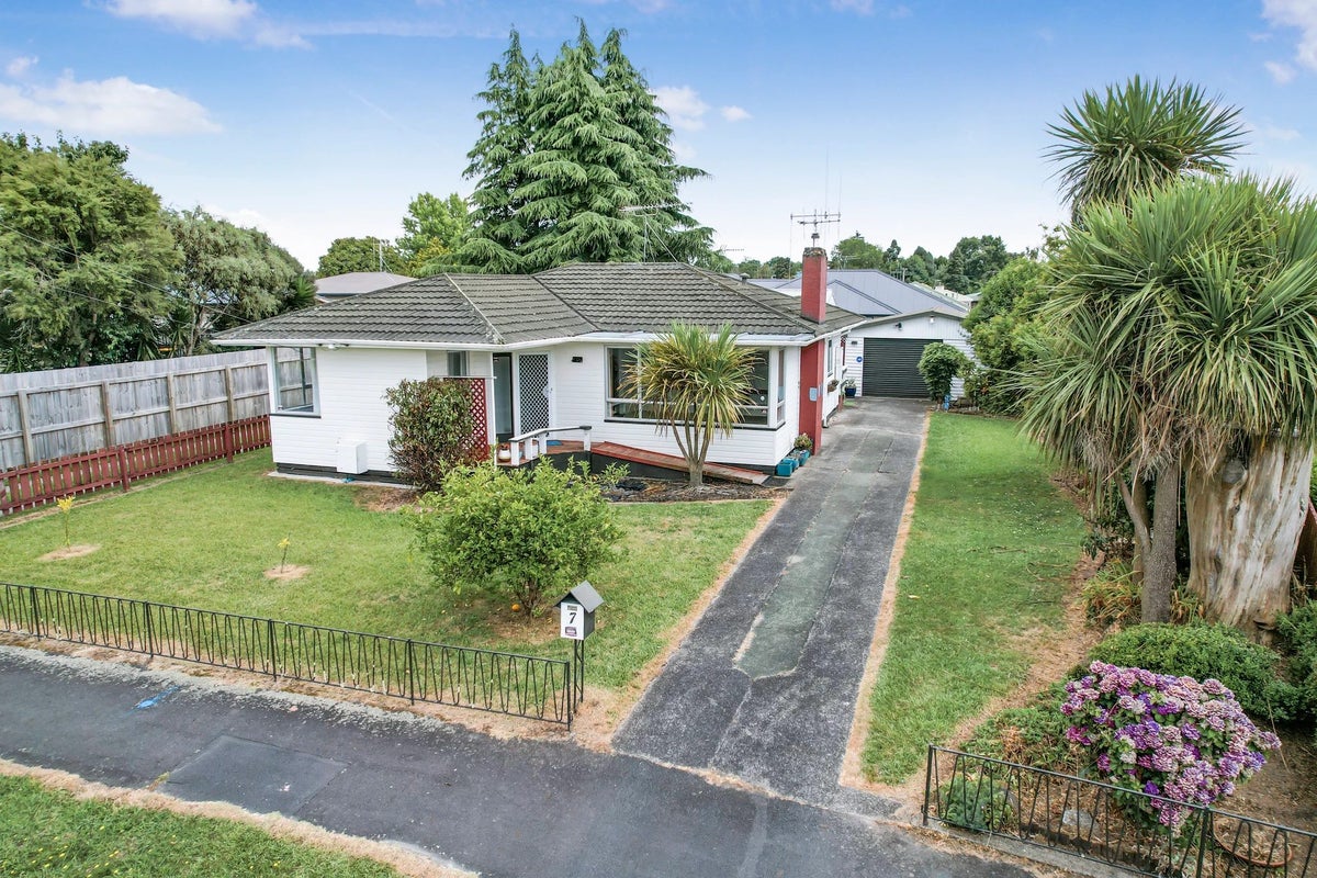 7 Bruce Avenue, Glenview, Hamilton, Waikato - Carousel 1