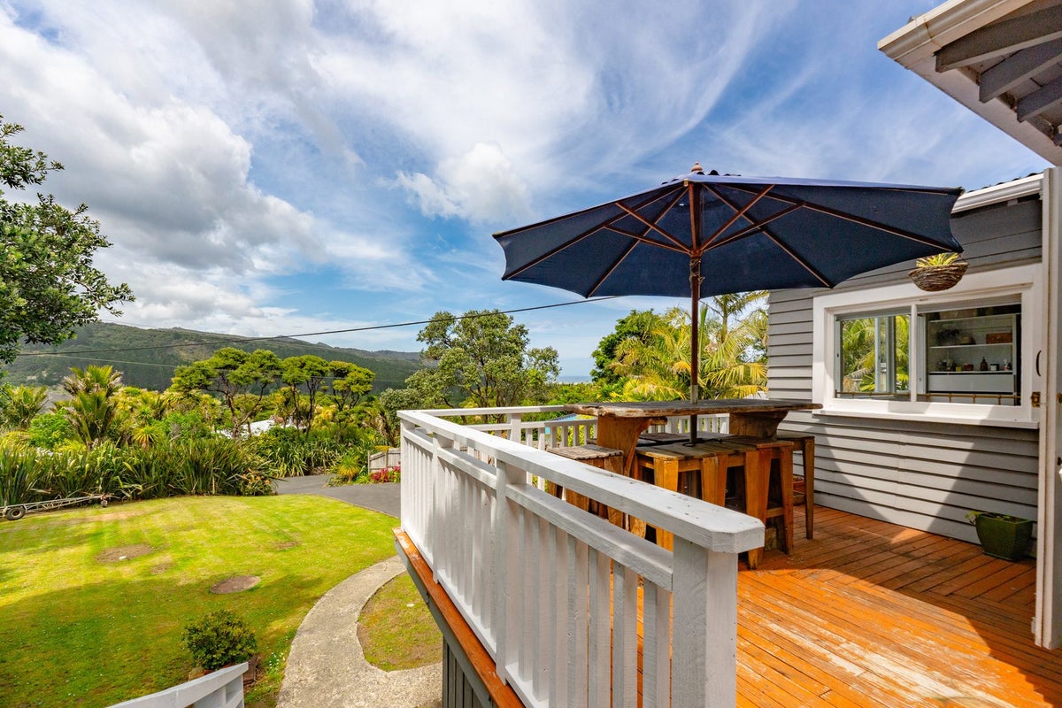 22 Tasman View Road, Henderson - Carousel 1