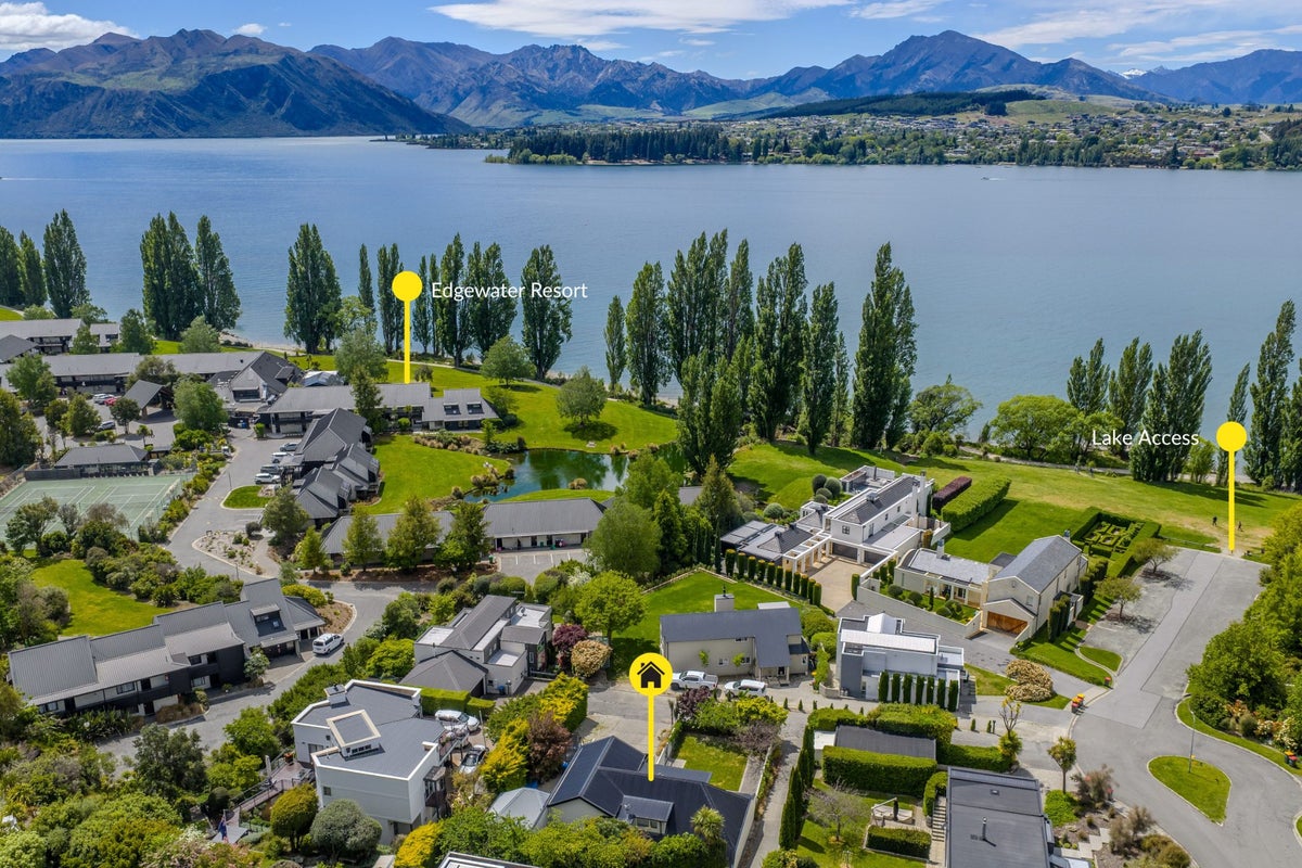 11 Morrows Mead, Wanaka - Carousel 1
