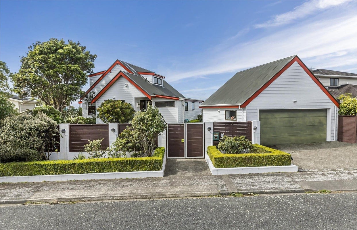 16 Virginia Grove, Brooklyn, Wellington - Carousel 1