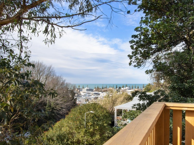 15A Colenso Avenue, Hospital Hill, Napier - Carousel 1