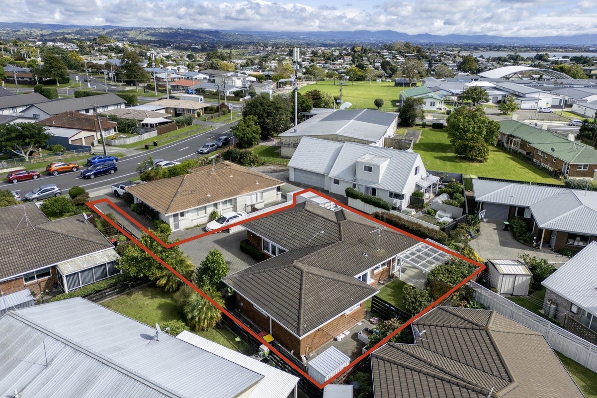 14B Darraghs Road, Brookfield, Tauranga - Carousel 1