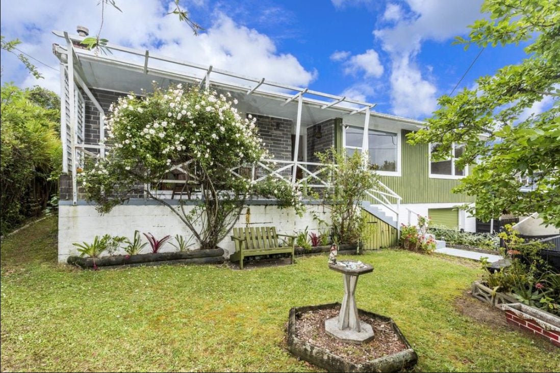 12 Outlook Road, Greenhithe, Auckland - Carousel 1