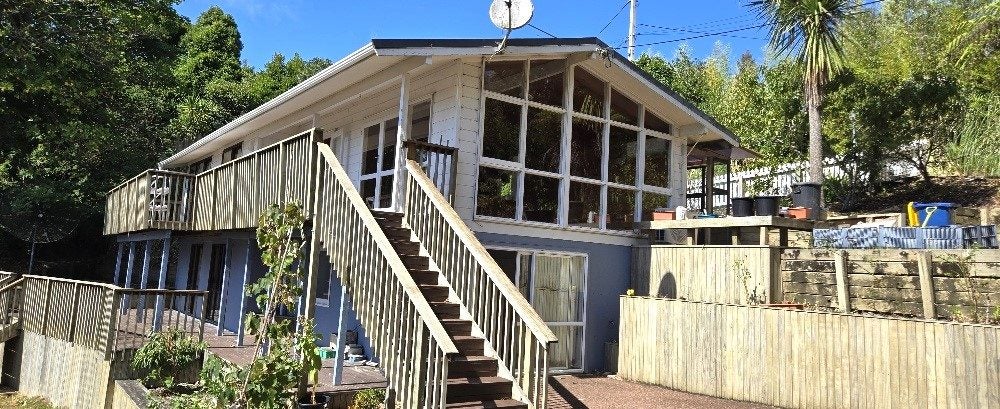 181 Browns Bay Road, Browns Bay, Auckland - Carousel 2
